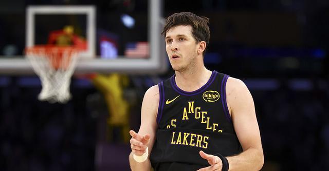 湖人酝酿5年2.4亿续约里夫斯 或交易字母哥补强阵