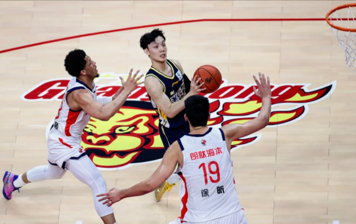 广东宏远力克广州龙狮晋级八强，媒体担忧对阵