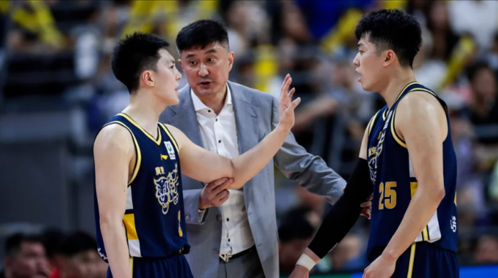 广东宏远力克广州龙狮晋级八强，媒体担忧对阵